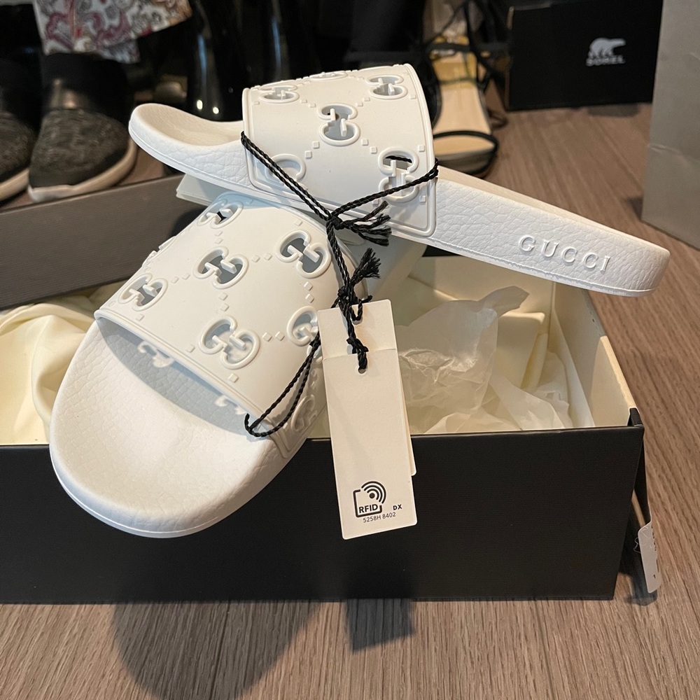 Flip flops - Picture 2 of 3